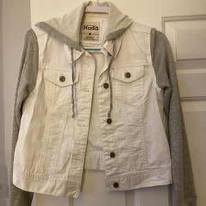BNWT WHITE DENIM HOODED JACKET SIZE MEDIUM